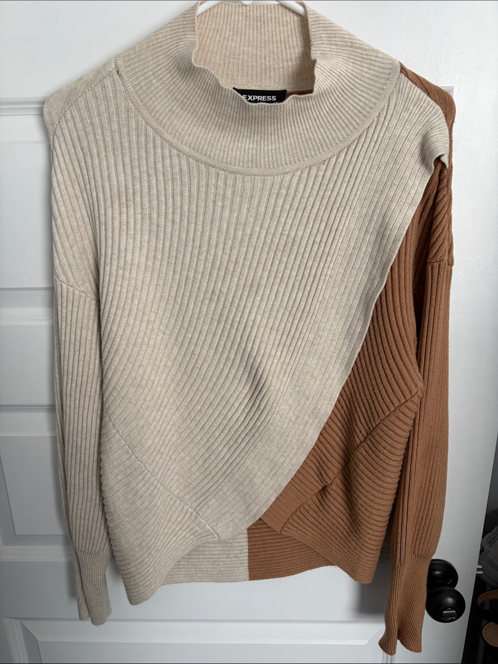 Express Two-Tone Ribbed Mock Neck Sweater - Cream & Brown